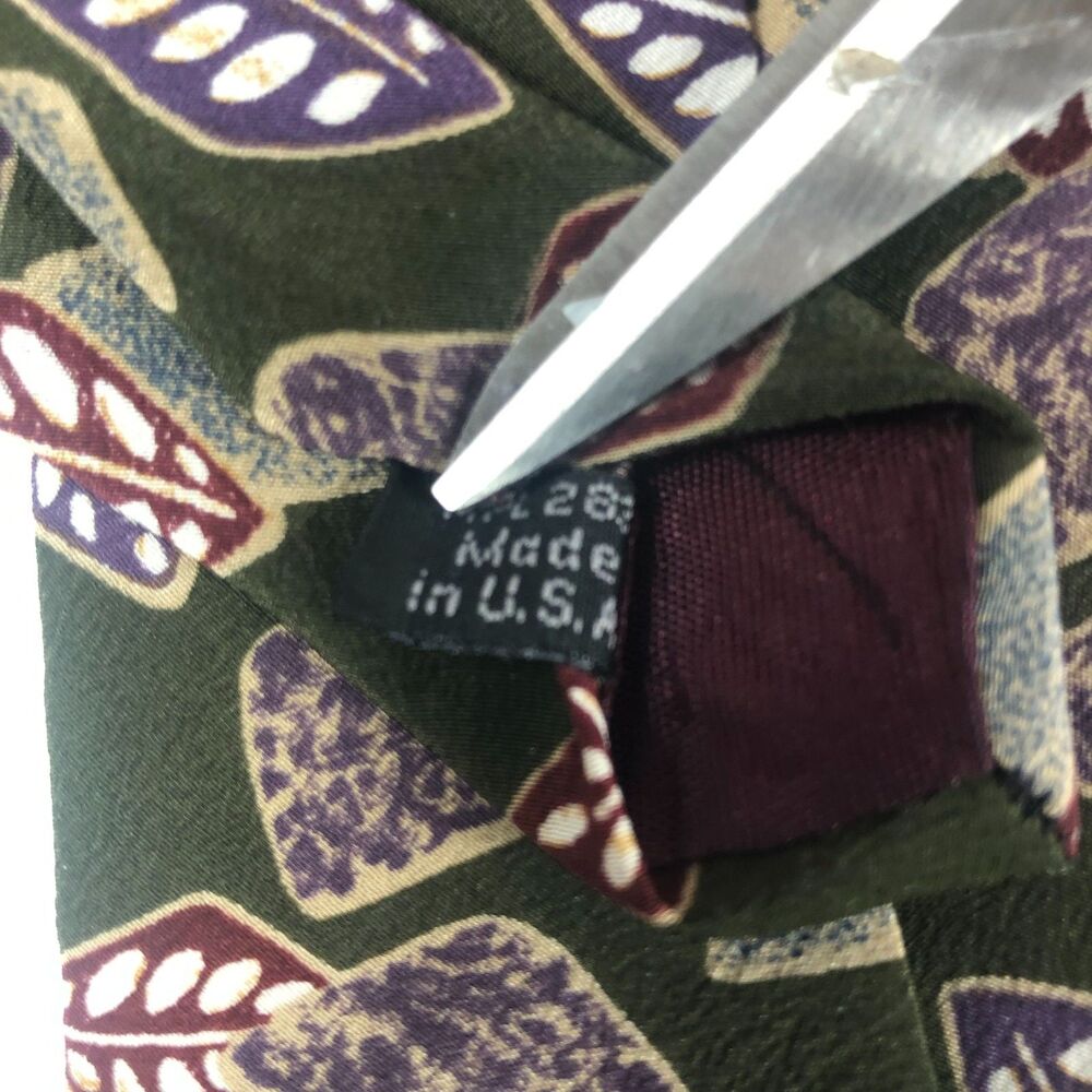 Halston 100% Italian Silk Tie Men's Designer Abstract Leaf Pattern Green Maroon - Picture 6 of 7